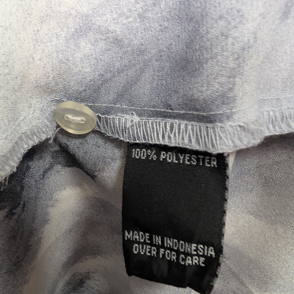 A. Byer Bluish Gray and White Blouse Size L - Picture 6 of 7